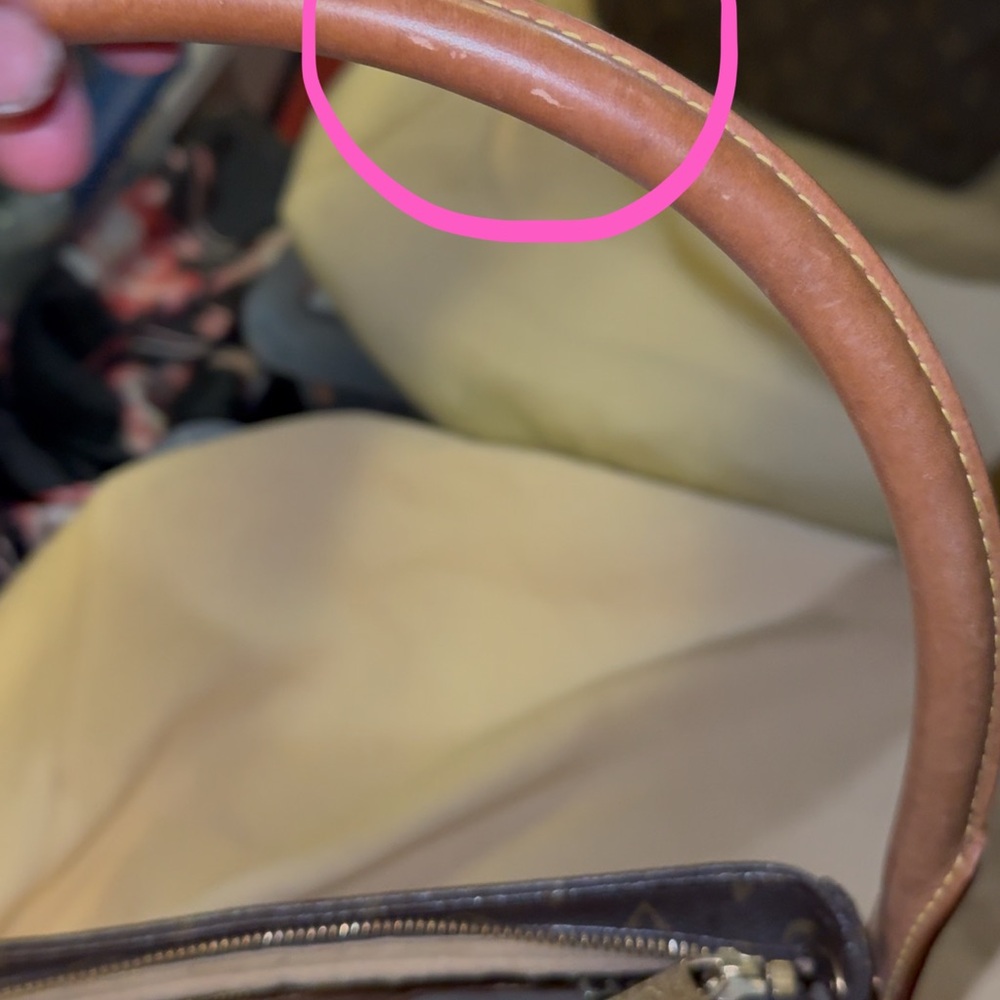 SOLD
LOUIS VUITTON Authentic Monogram Canvas Looping MM Shoulder Bag - Picture 10 of 13